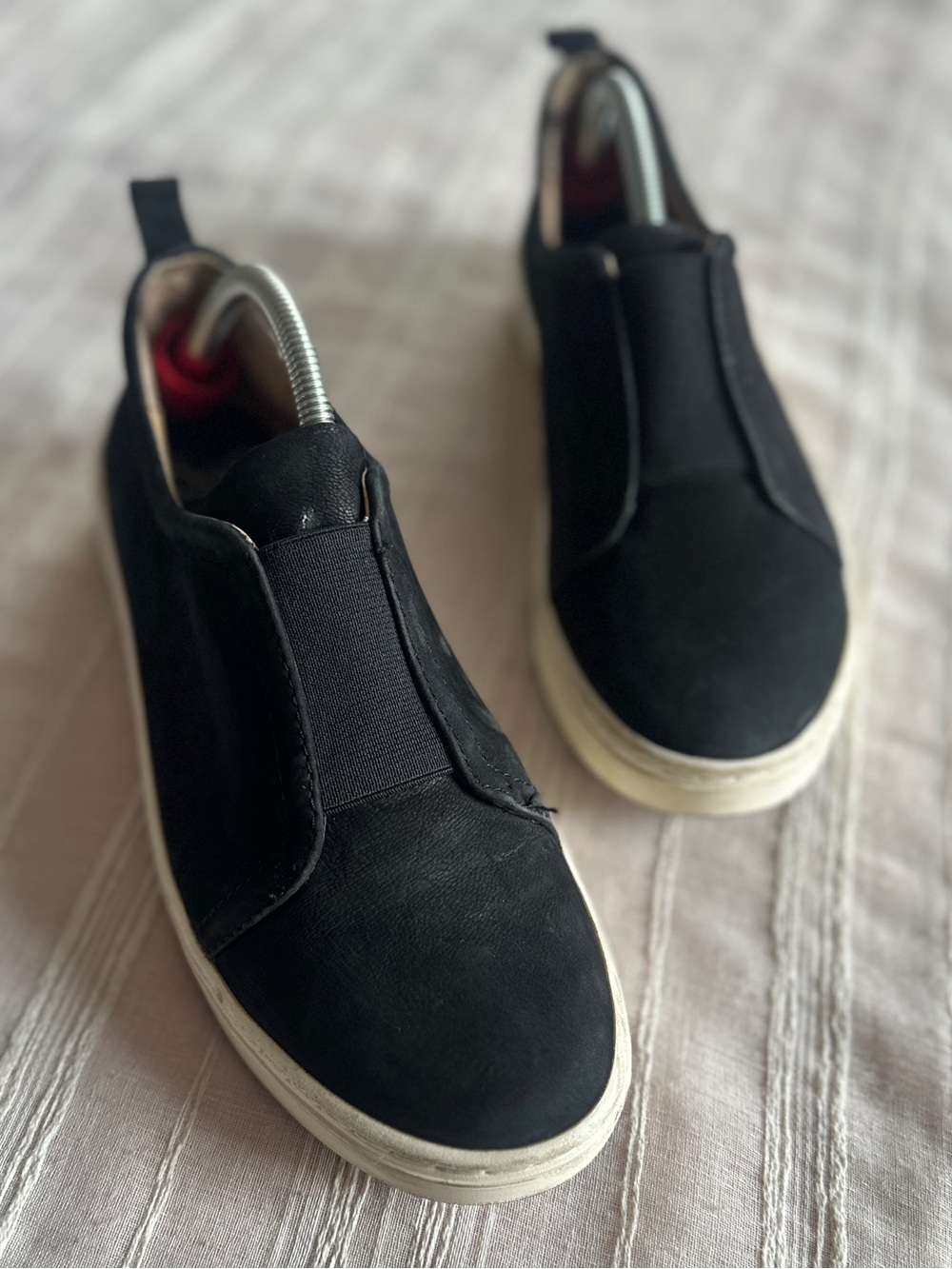 Söfft Safia True Black Leather Slip-On Comfort Sneakers | 8.5